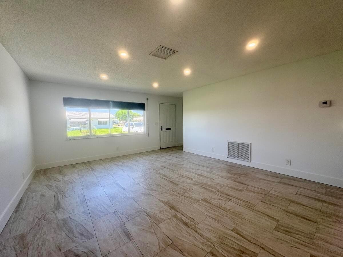 1590 SW 14TH Avenue, Boynton Beach, FL 33426 — zdjęcie 3