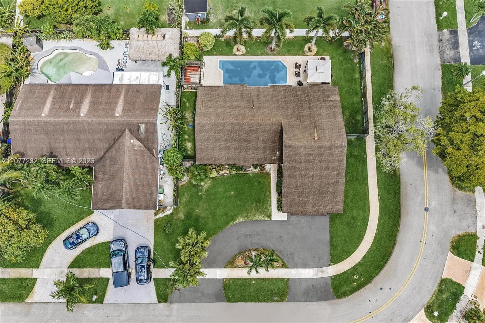741 SW 100th Ter, Pembroke Pines, FL 33025 — zdjęcie 2