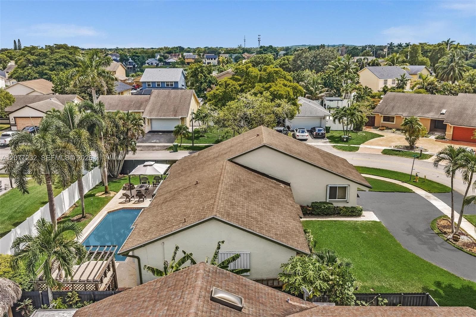 741 SW 100th Ter, Pembroke Pines, FL 33025 — zdjęcie 4