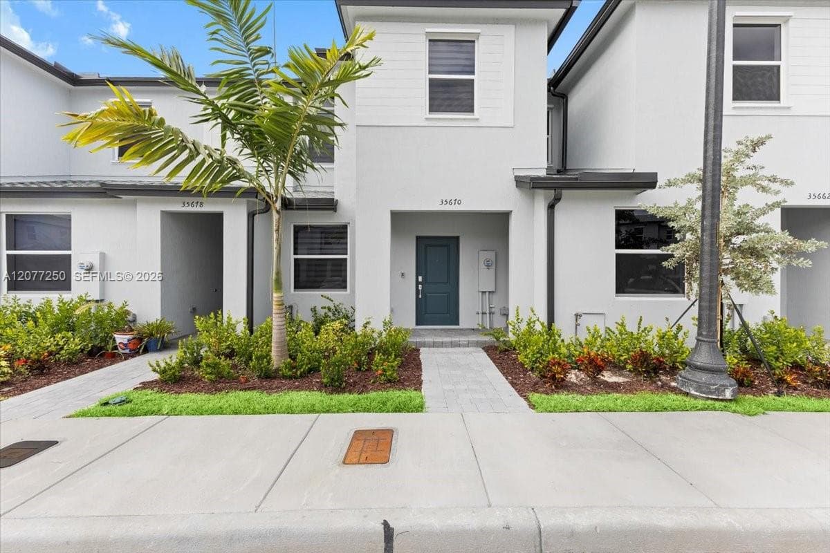35670 SW 178 Ct, Miami, FL 33034