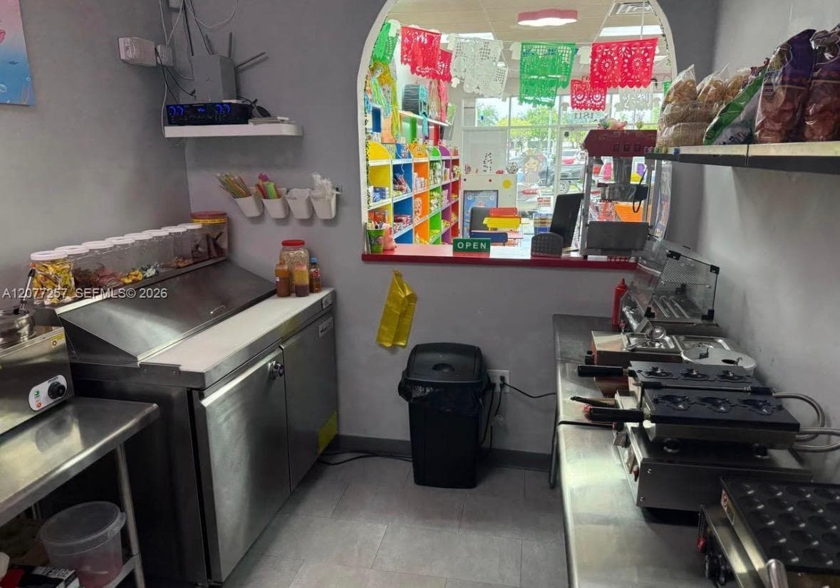 1801 NE 8th St, Homestead, FL 33033 — zdjęcie 3