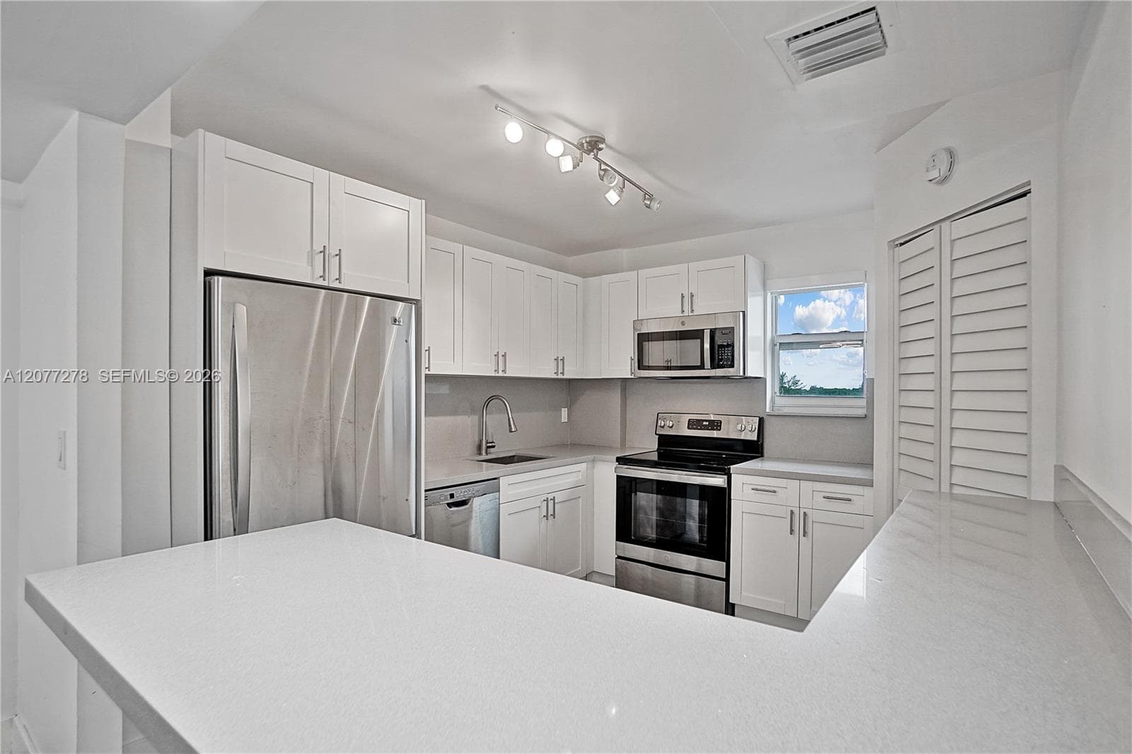 9273 Collins Ave # 309, Surfside, FL 33154