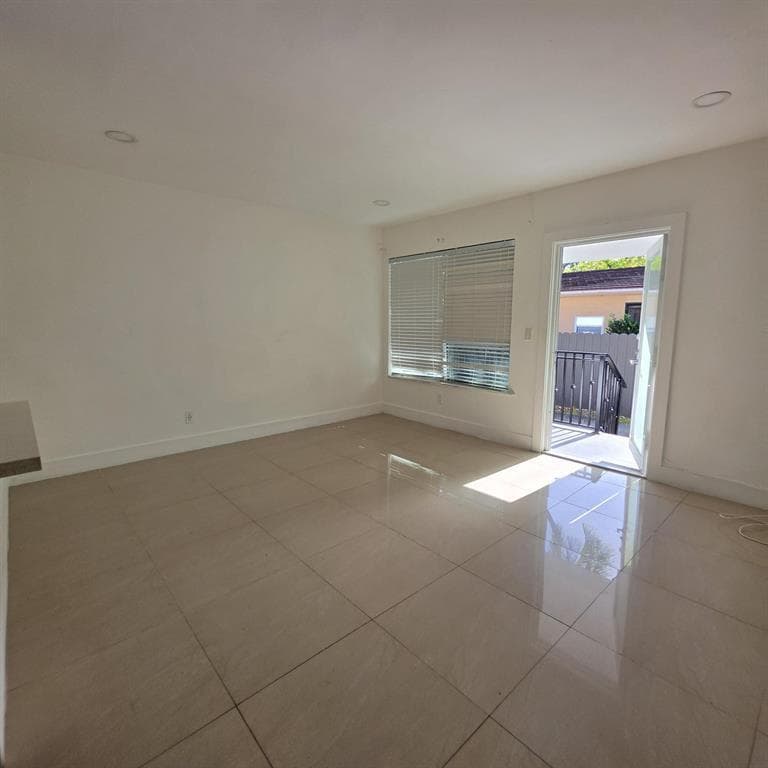 181 NE 168th Street # 2, North Miami Beach, FL 33162 — zdjęcie 5