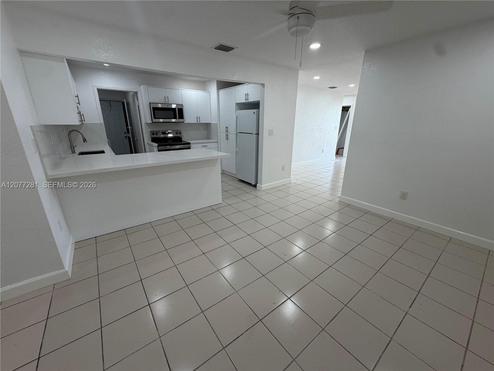 9986 SW 2nd St, Miami, FL 33174 — zdjęcie 2