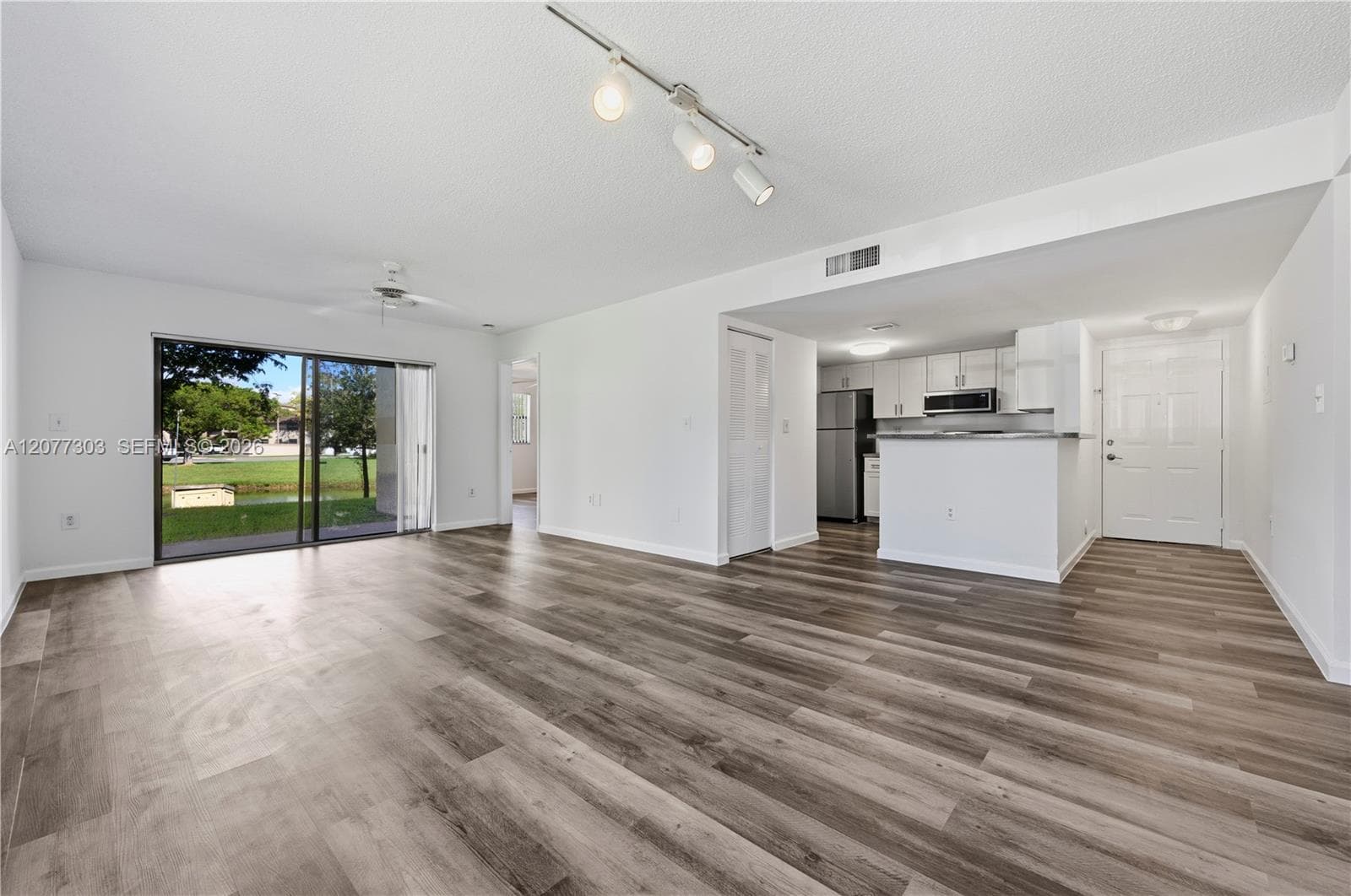 9877 Nob Hill Ct # 9877, Sunrise, FL 33351 — zdjęcie 2