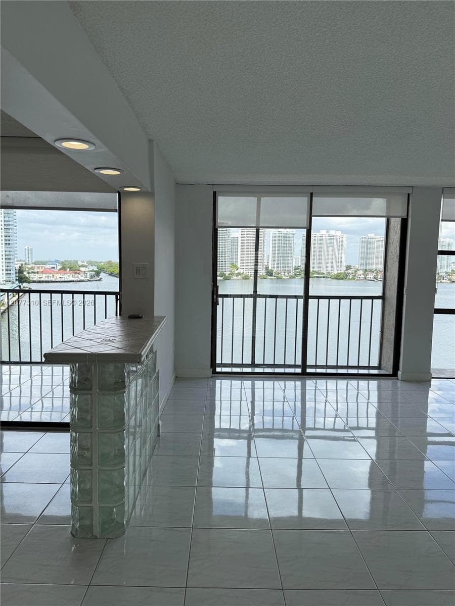17500 N Bay Rd # S907, Sunny Isles Beach, FL 33160 — zdjęcie 3