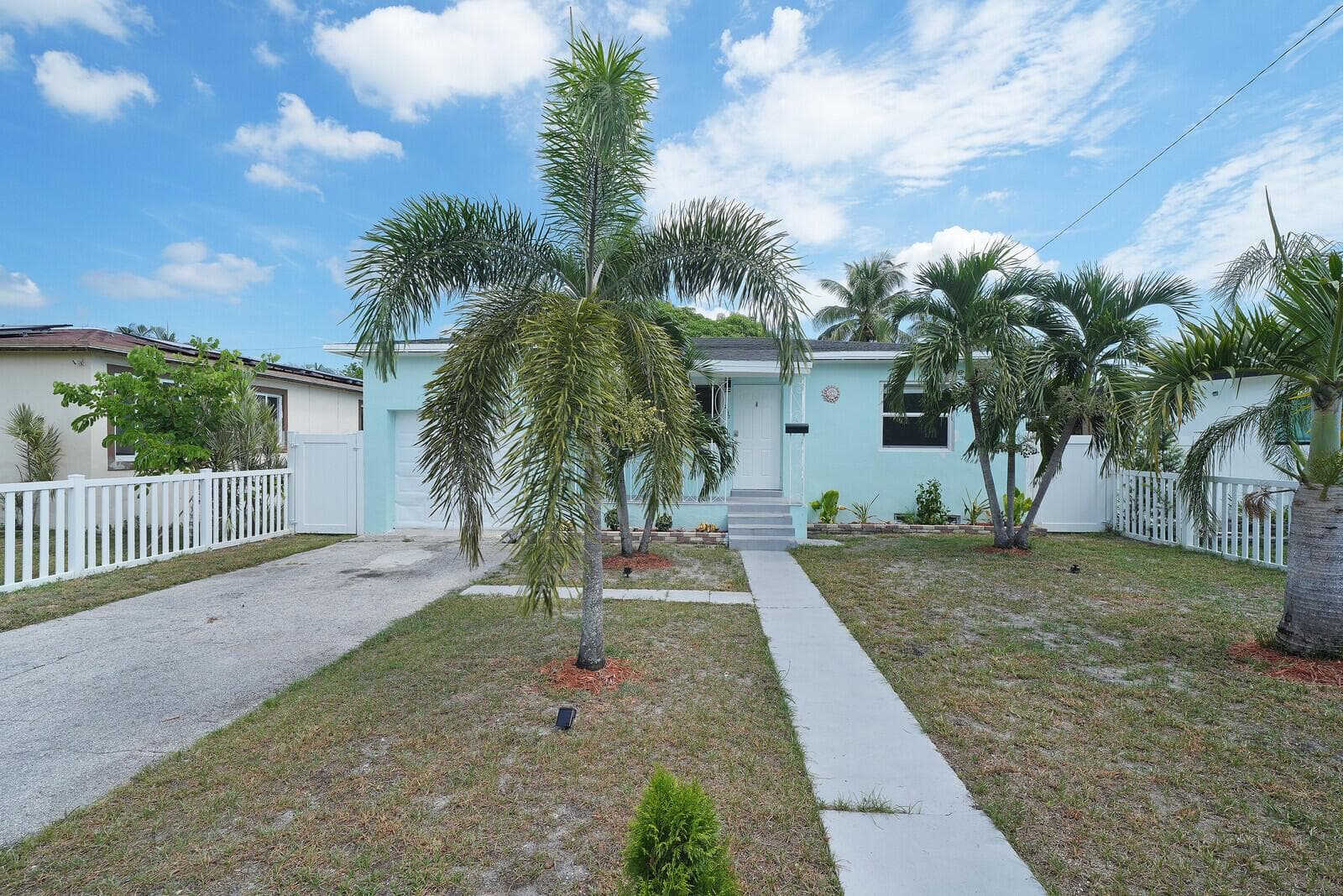 2517 Rodman Street, Hollywood, FL 33020