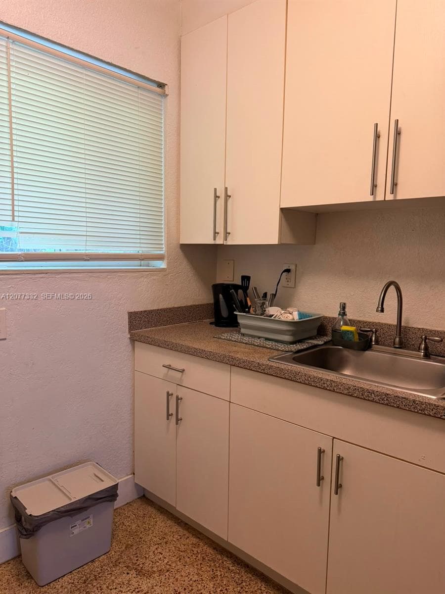 805 81st St # 3, Miami Beach, FL 33141 — zdjęcie 3