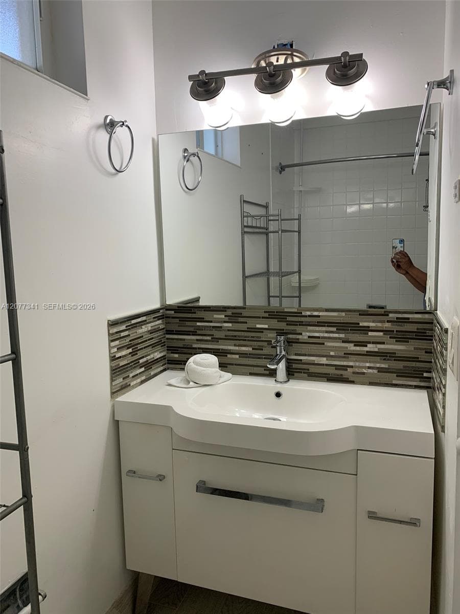 664 Bird Rd # Rear, Coral Gables, FL 33146 — zdjęcie 3