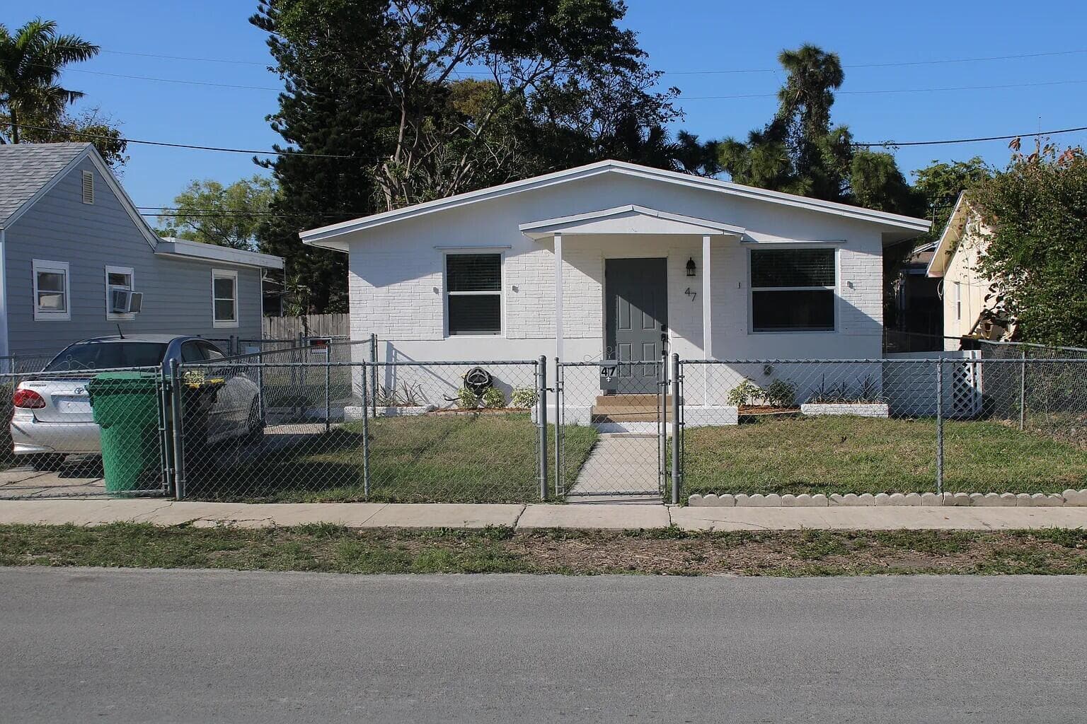 47 SE 12TH Street, Dania Beach, FL 33004 — zdjęcie 2
