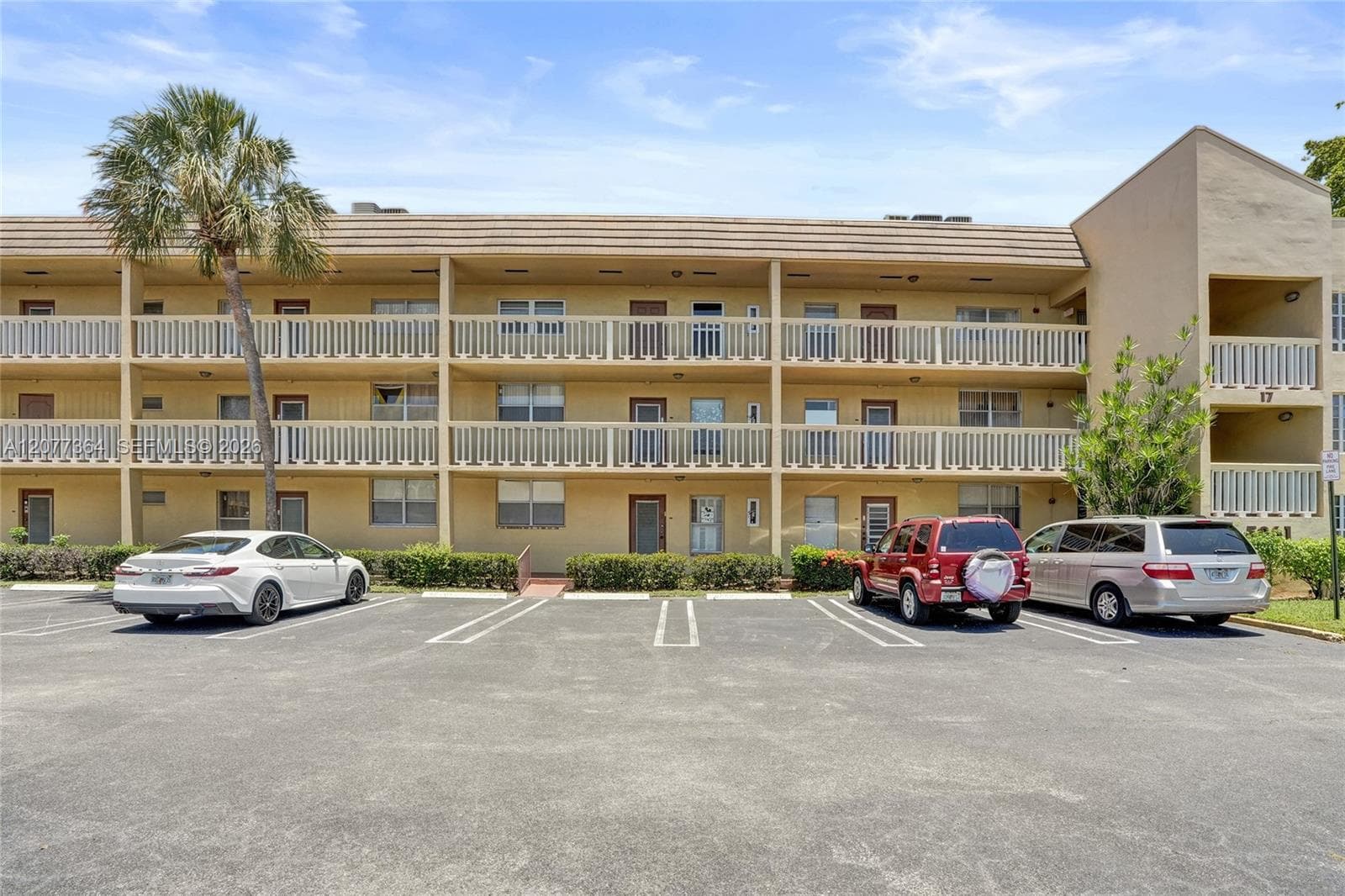 5961 NW 61st Ave # 310, Tamarac, FL 33319 — zdjęcie 3