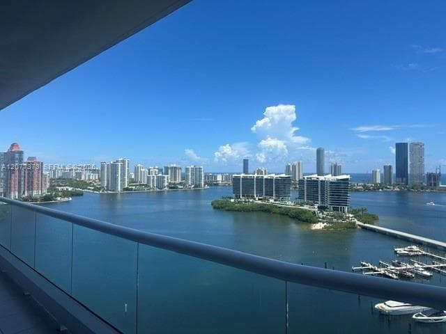 7000 Island Blvd # 2405, Aventura, FL 33160 — zdjęcie 2