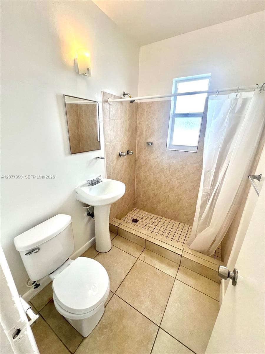 686 NE 85th St # 3B, Miami, FL 33138 — zdjęcie 5