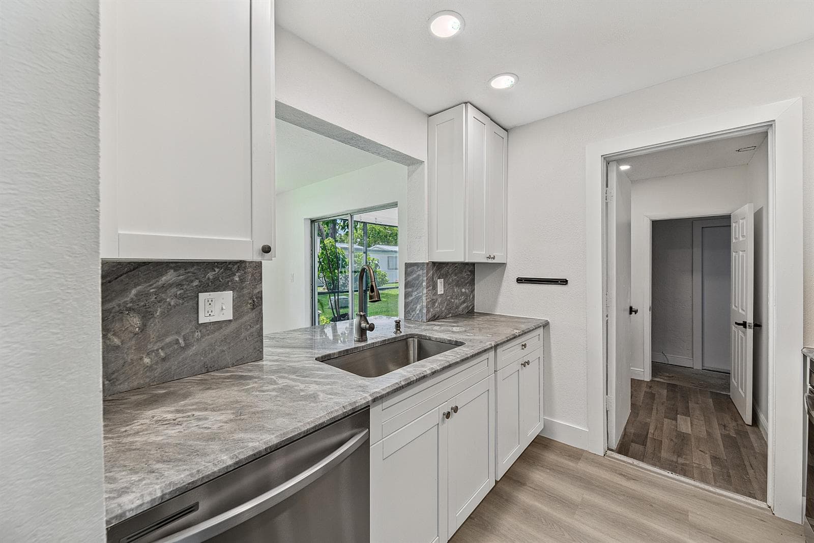 1190 NW 90TH Avenue, Plantation, FL 33322 — zdjęcie 2