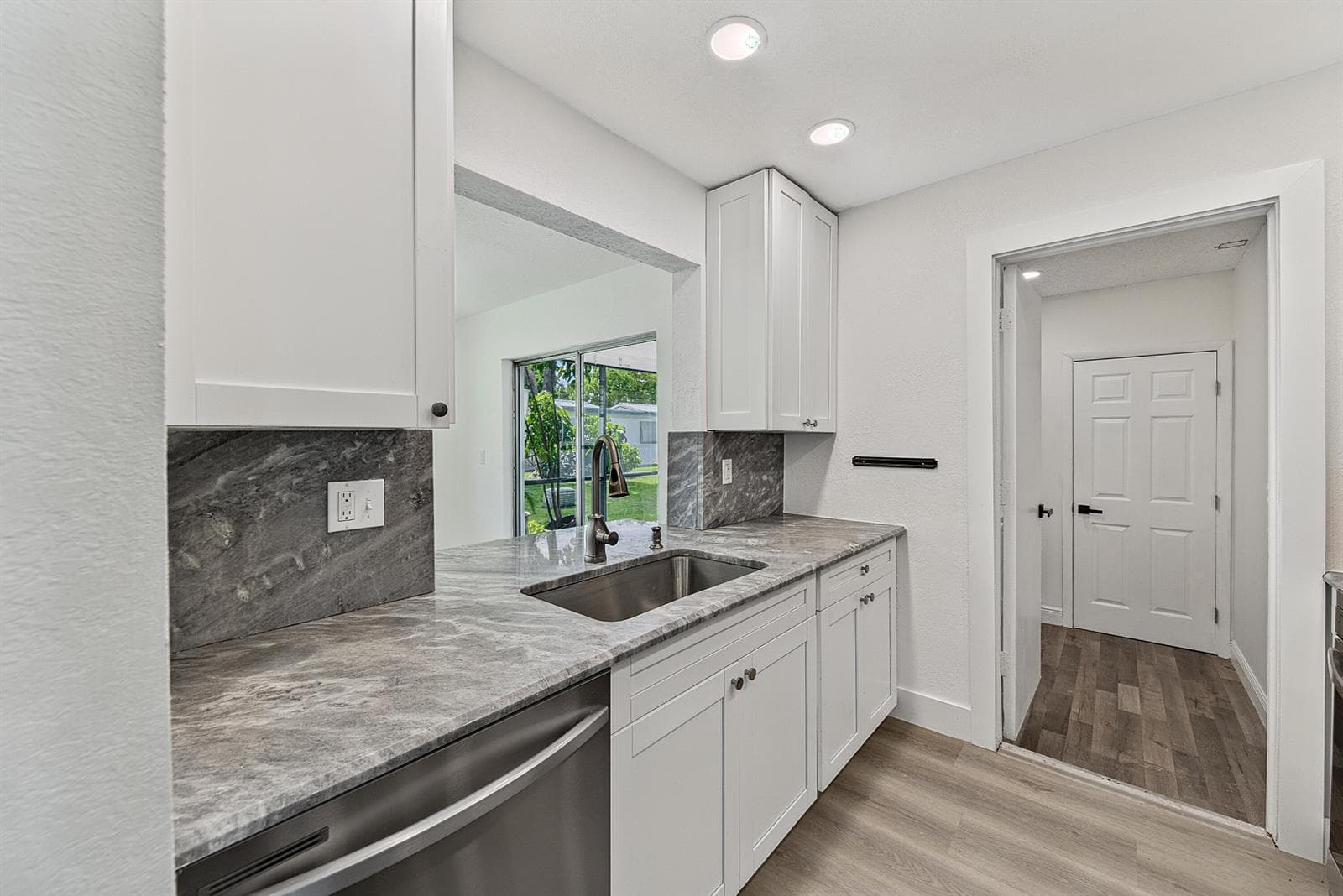 1190 NW 90TH Avenue, Plantation, FL 33322 — zdjęcie 3