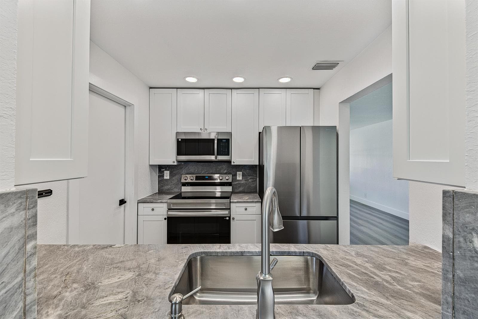 1190 NW 90TH Avenue, Plantation, FL 33322 — zdjęcie 4