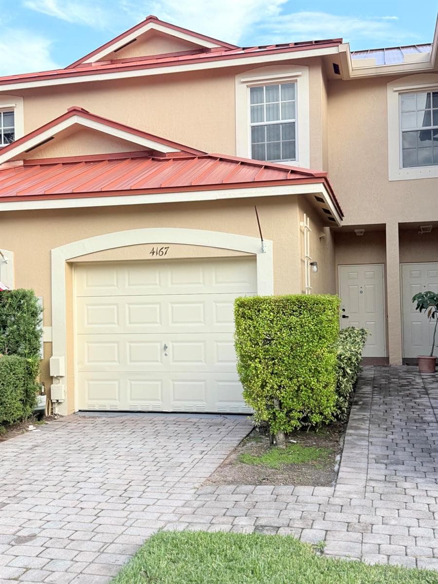4167 CRYSTAL LAKE Drive, Deerfield Beach, FL 33064 — zdjęcie 2