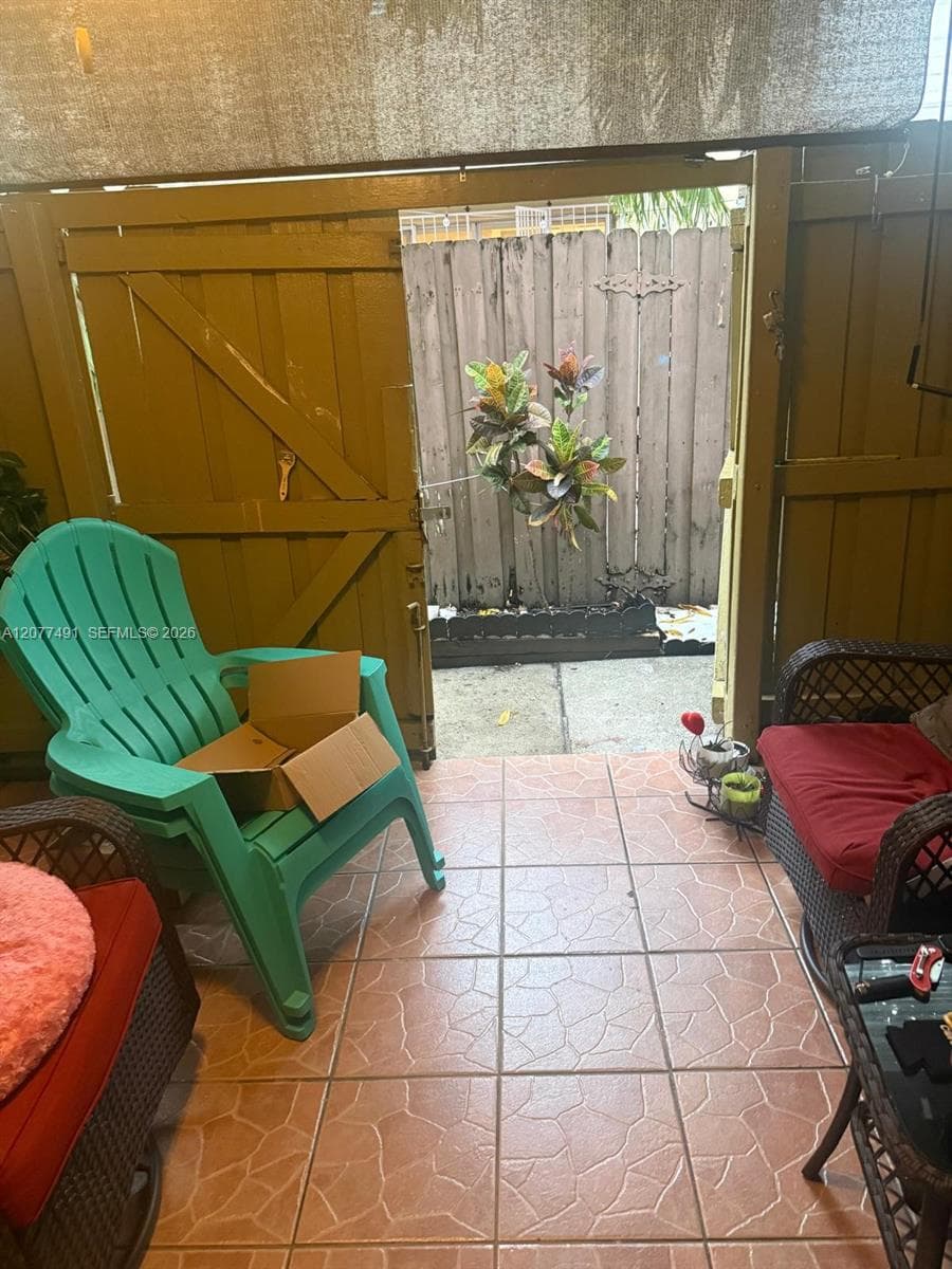 275 W 68th St # 103, Hialeah, FL 33014 — zdjęcie 2