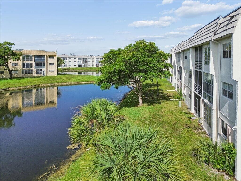 8510 Sunrise Lakes Boulevard # 301, Sunrise, FL 33322 — zdjęcie 2