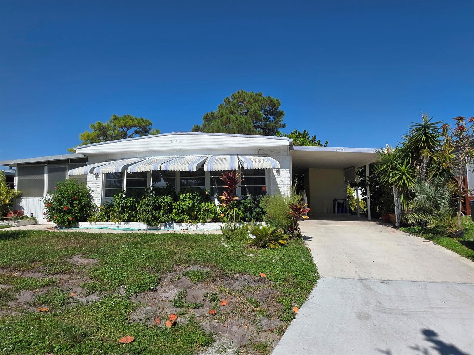 6125 N Guava Lane, Atlantis, FL 33462