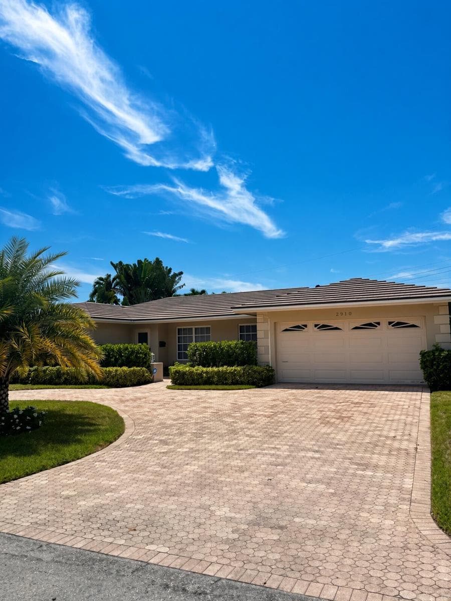 2910 NE 39TH Court, Lighthouse Point, FL 33064