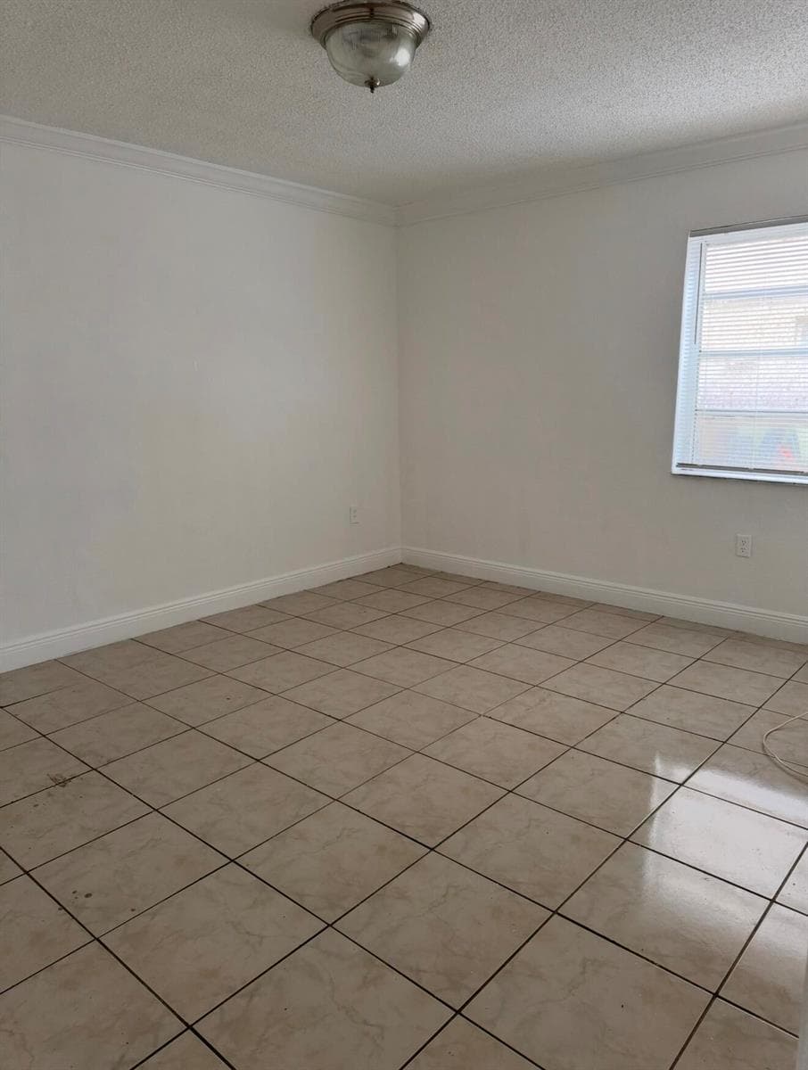 16118 NE 21ST Avenue # 5, North Miami Beach, FL 33162 — zdjęcie 2