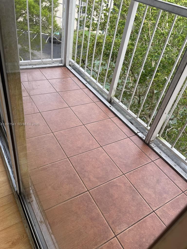 7075 NW 186th St # C505, Hialeah, FL 33015 — zdjęcie 4