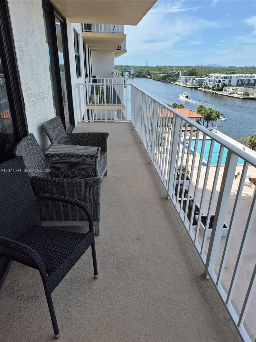 290 174th St # 903, Sunny Isles Beach, FL 33160 — zdjęcie 2