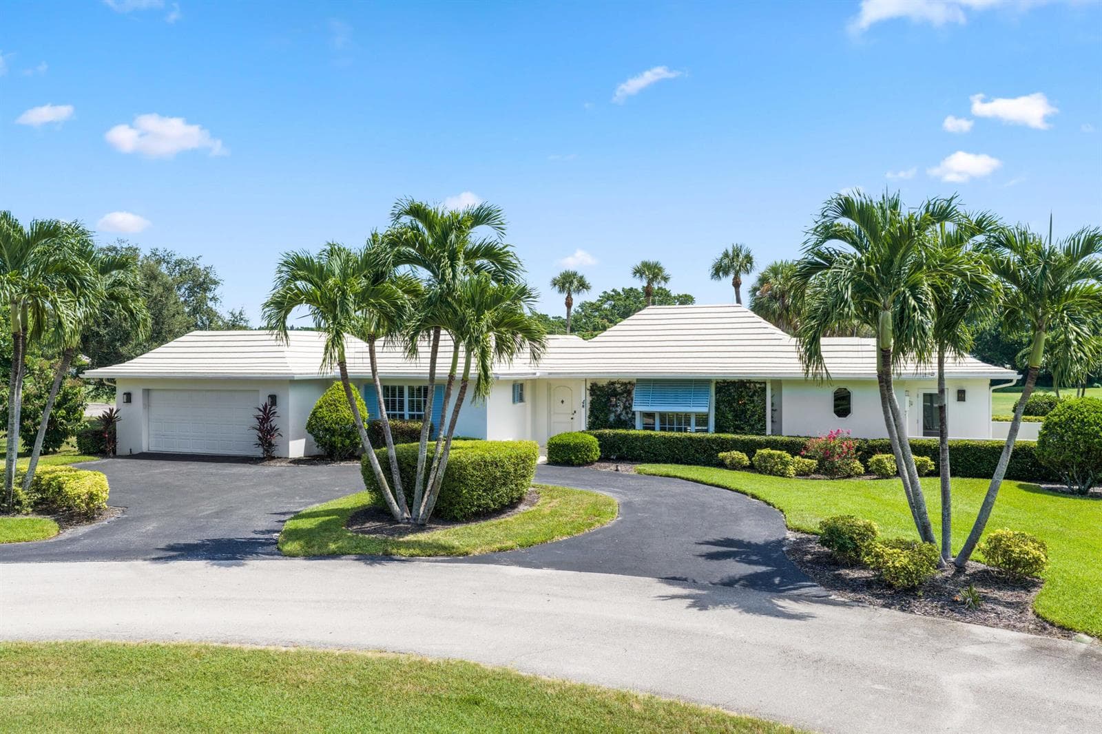4 COUNTRY CLUB Circle, FL 33436