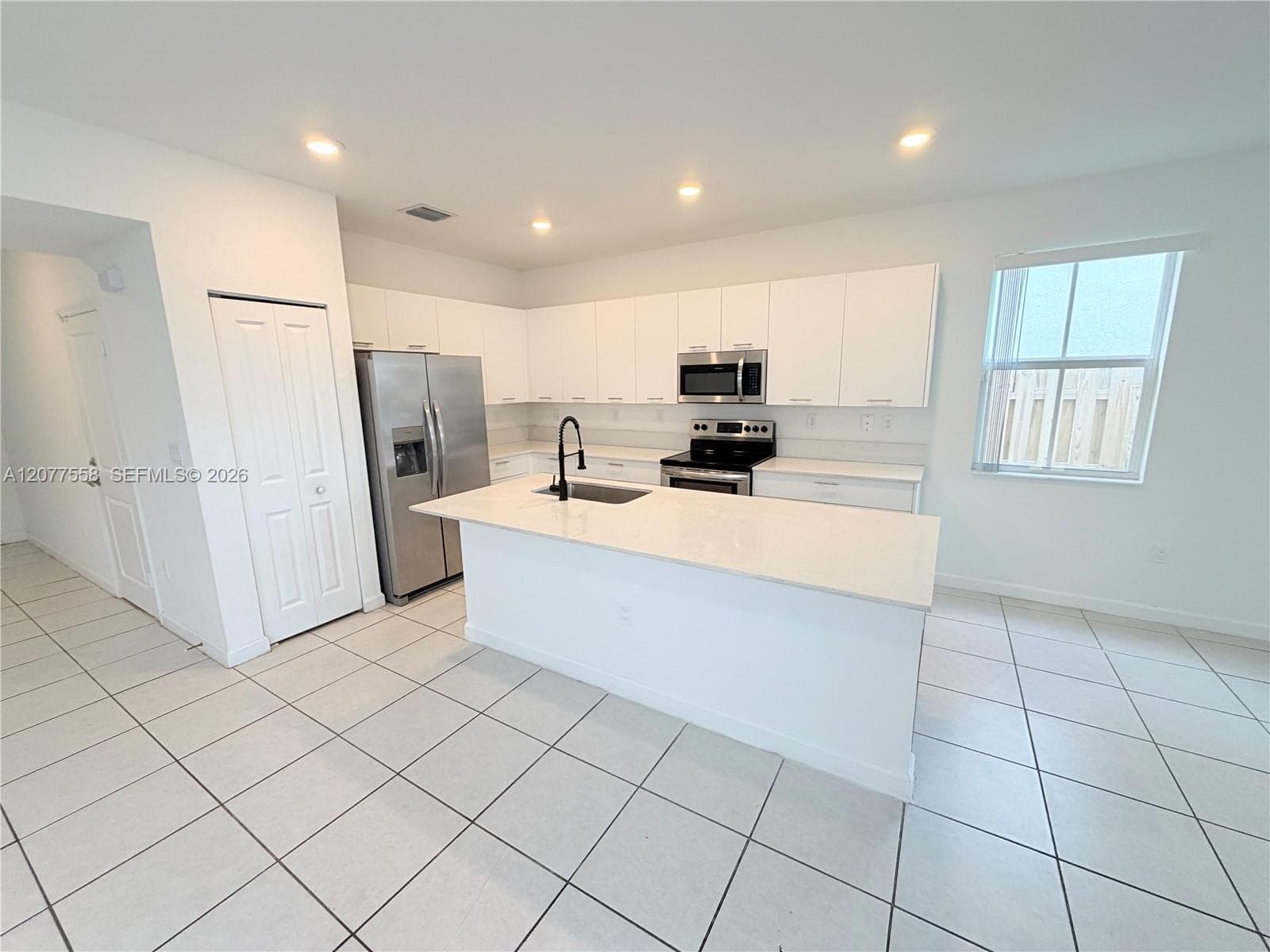 2405 NW 131st Cir, Miami, FL 33167 — zdjęcie 4