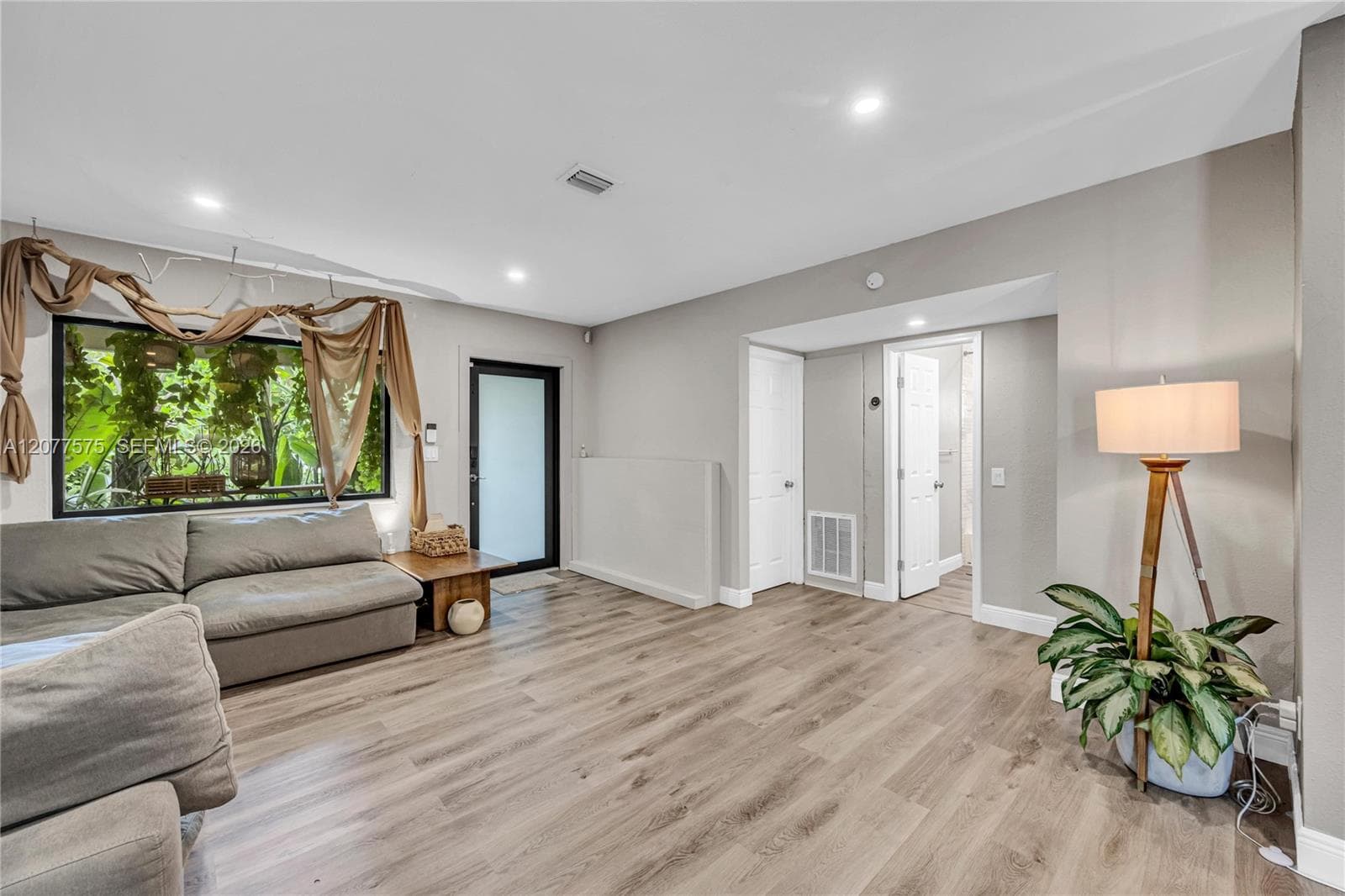 12230 NW 22nd Ct, Miami, FL 33167 — zdjęcie 3