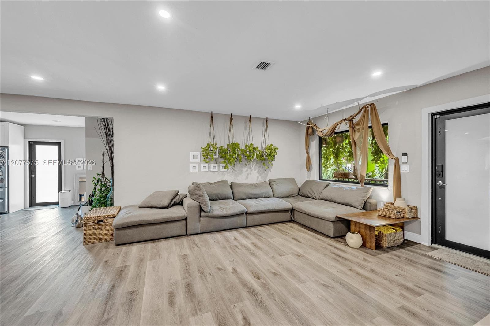 12230 NW 22nd Ct, Miami, FL 33167 — zdjęcie 4