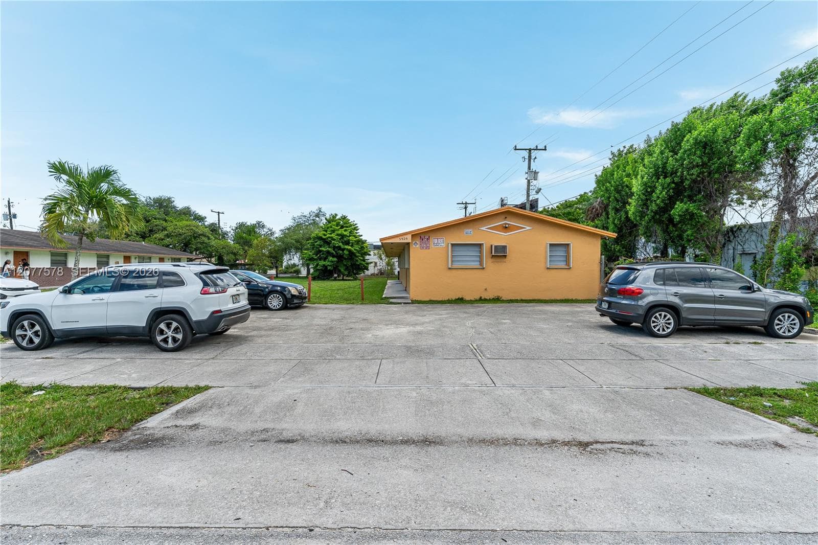 5926 SW 27th St # B, West Park, FL 33023 — zdjęcie 2