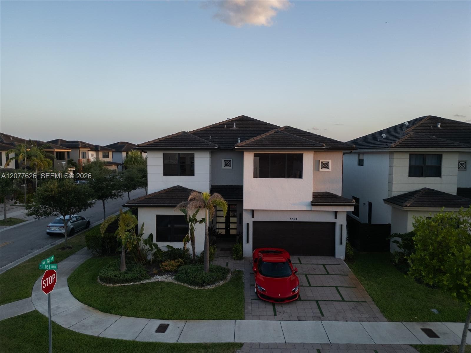 8824 NW 161st Ter, Miami Lakes, FL 33018 — zdjęcie 2