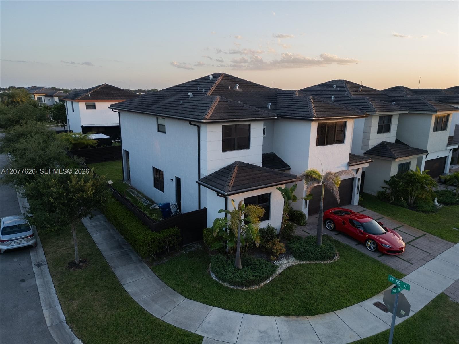 8824 NW 161st Ter, Miami Lakes, FL 33018 — zdjęcie 5