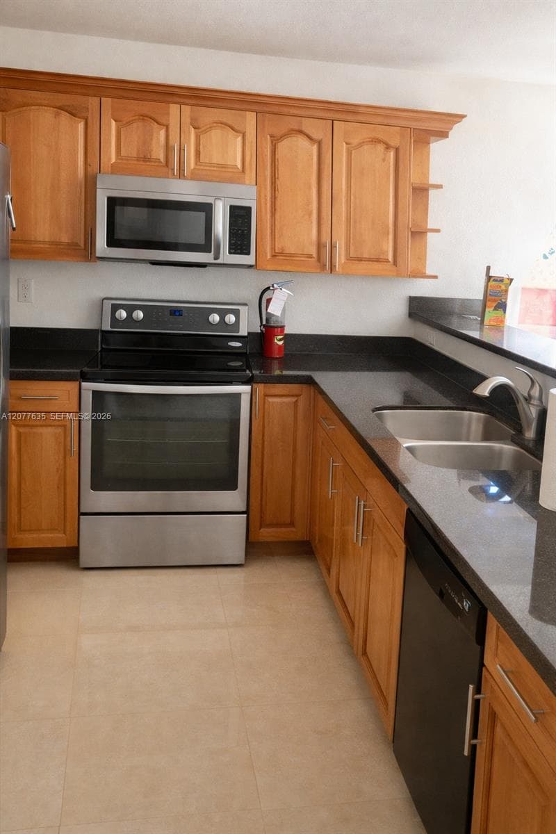 318 NE 166th St # 318, Miami, FL 33162 — zdjęcie 4