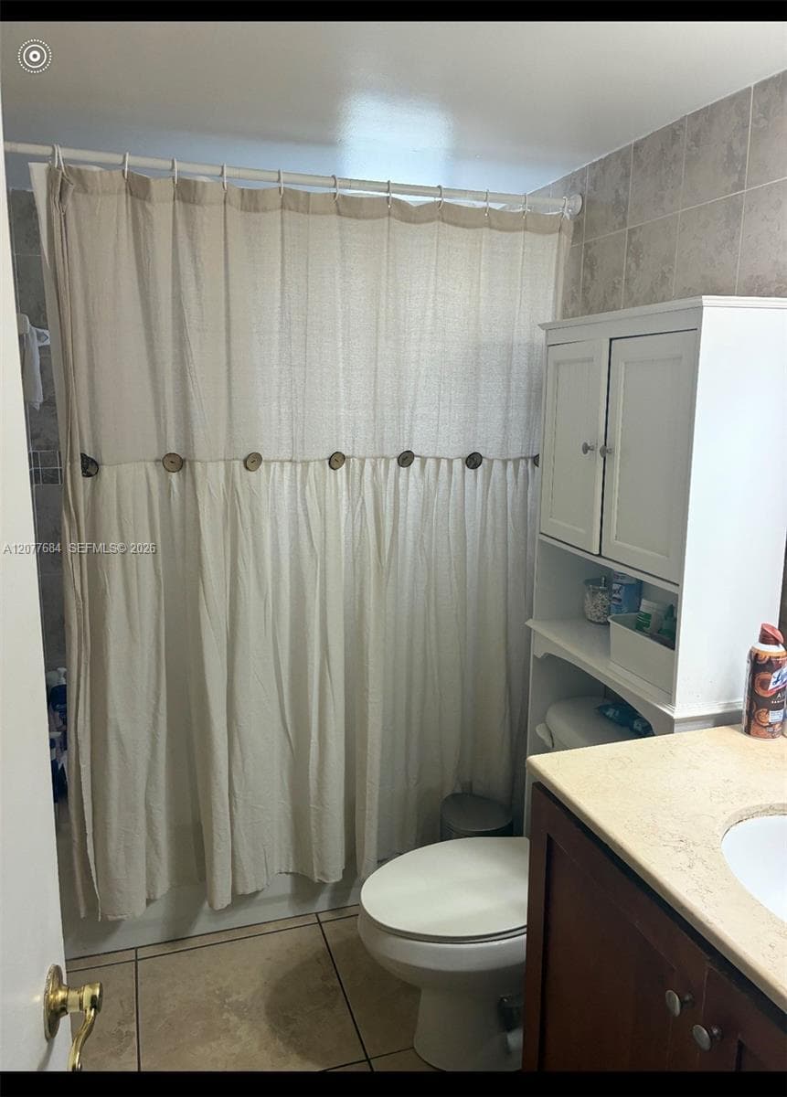 4550 NW 9th St # 821E, Miami, FL 33126