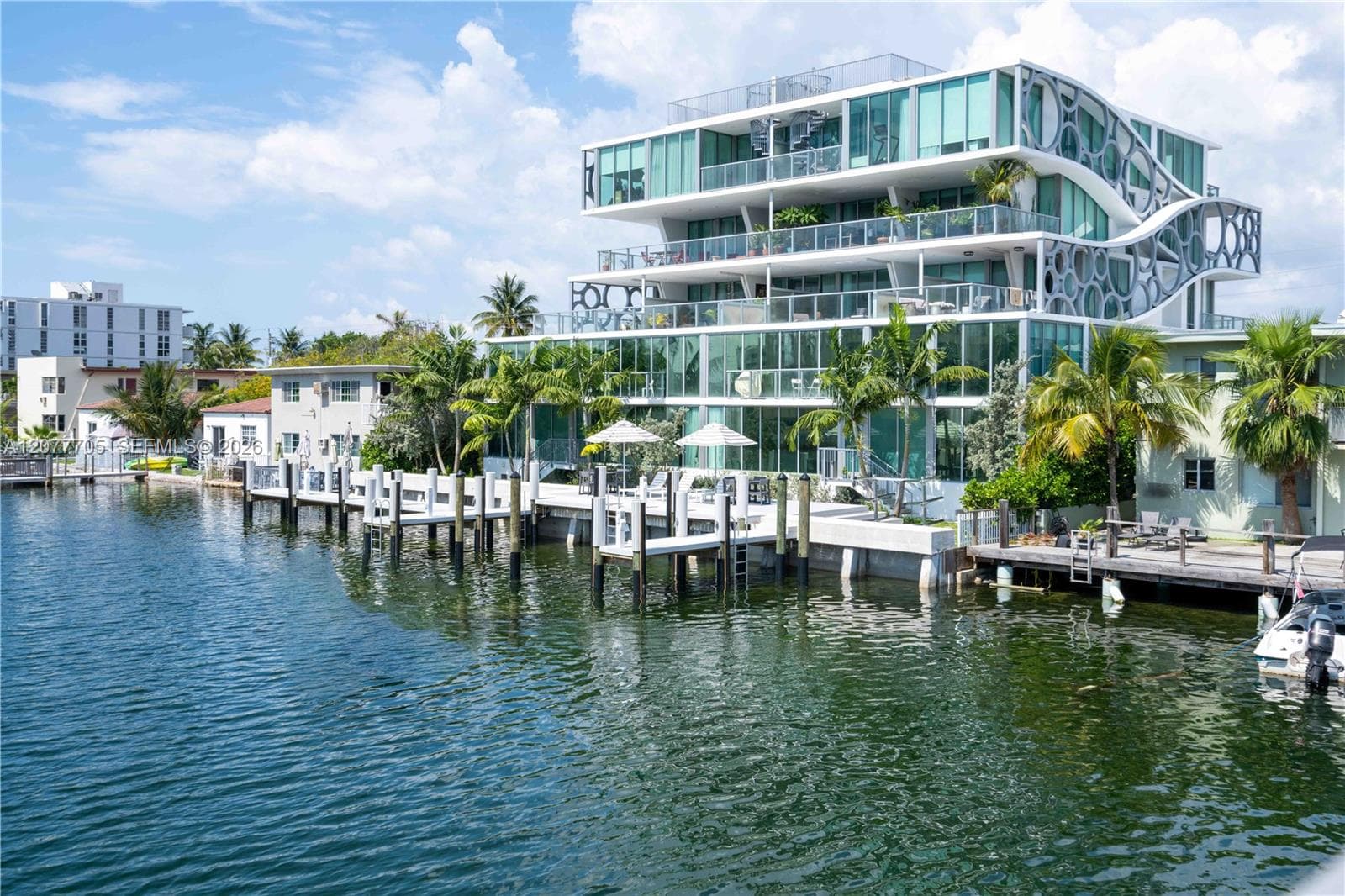 8425 Crespi Blvd # 302, Miami Beach, FL 33141