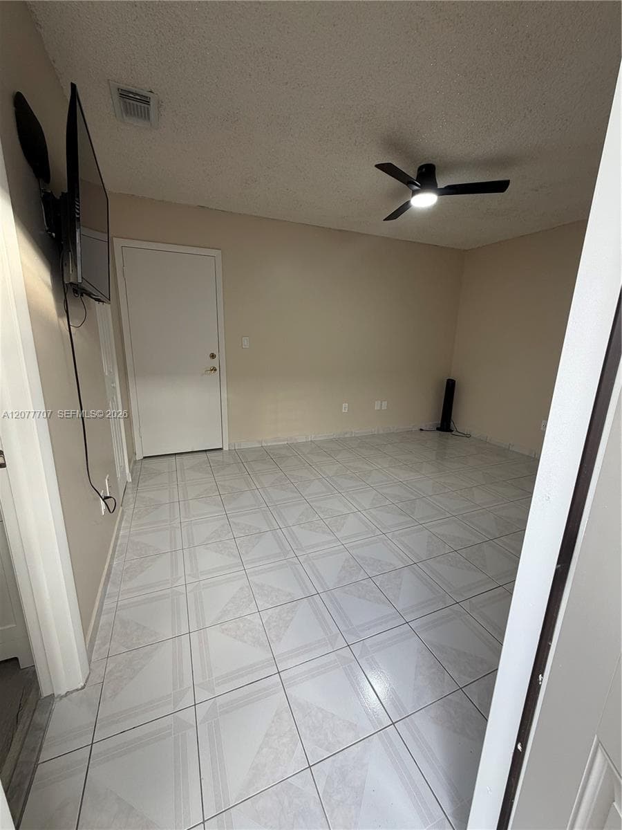 2658 W 74th Ter, Hialeah, FL 33016 — zdjęcie 4