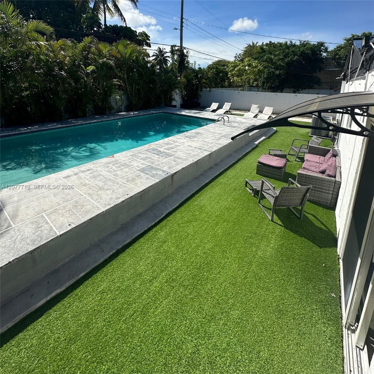 17650 NE 19th Ave, North Miami Beach, FL 33162 — zdjęcie 2