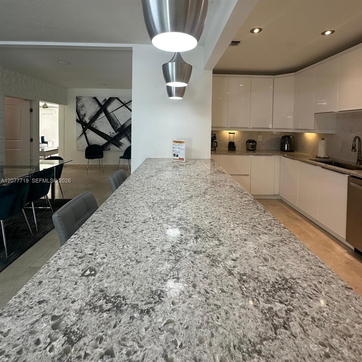 17650 NE 19th Ave, North Miami Beach, FL 33162 — zdjęcie 4