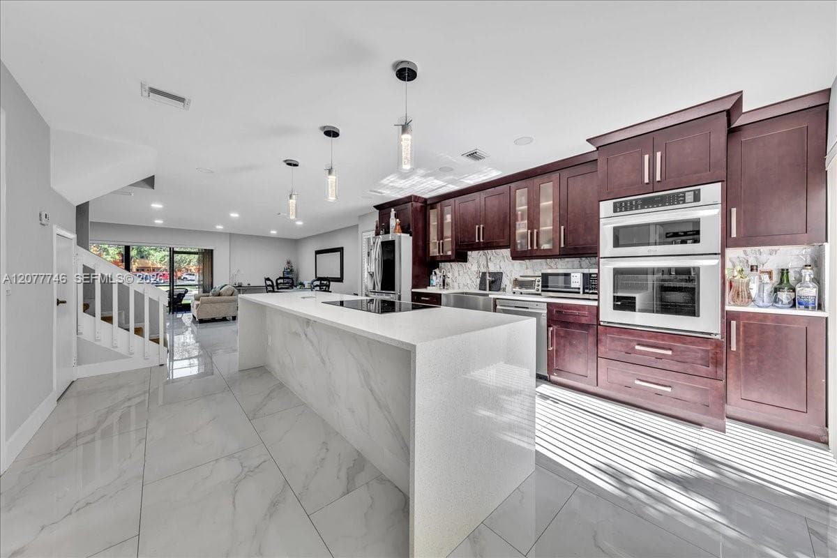 4543 NW 90th Ave, Sunrise, FL 33351