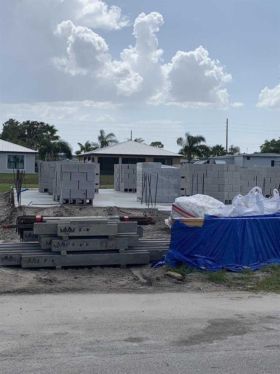 6623 Dulce Real Avenue, Fort Pierce, FL 34951