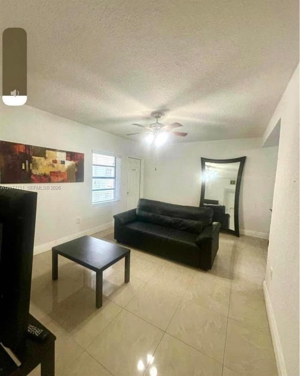 2361 SW 27th St # 1, Miami, FL 33133 — zdjęcie 5