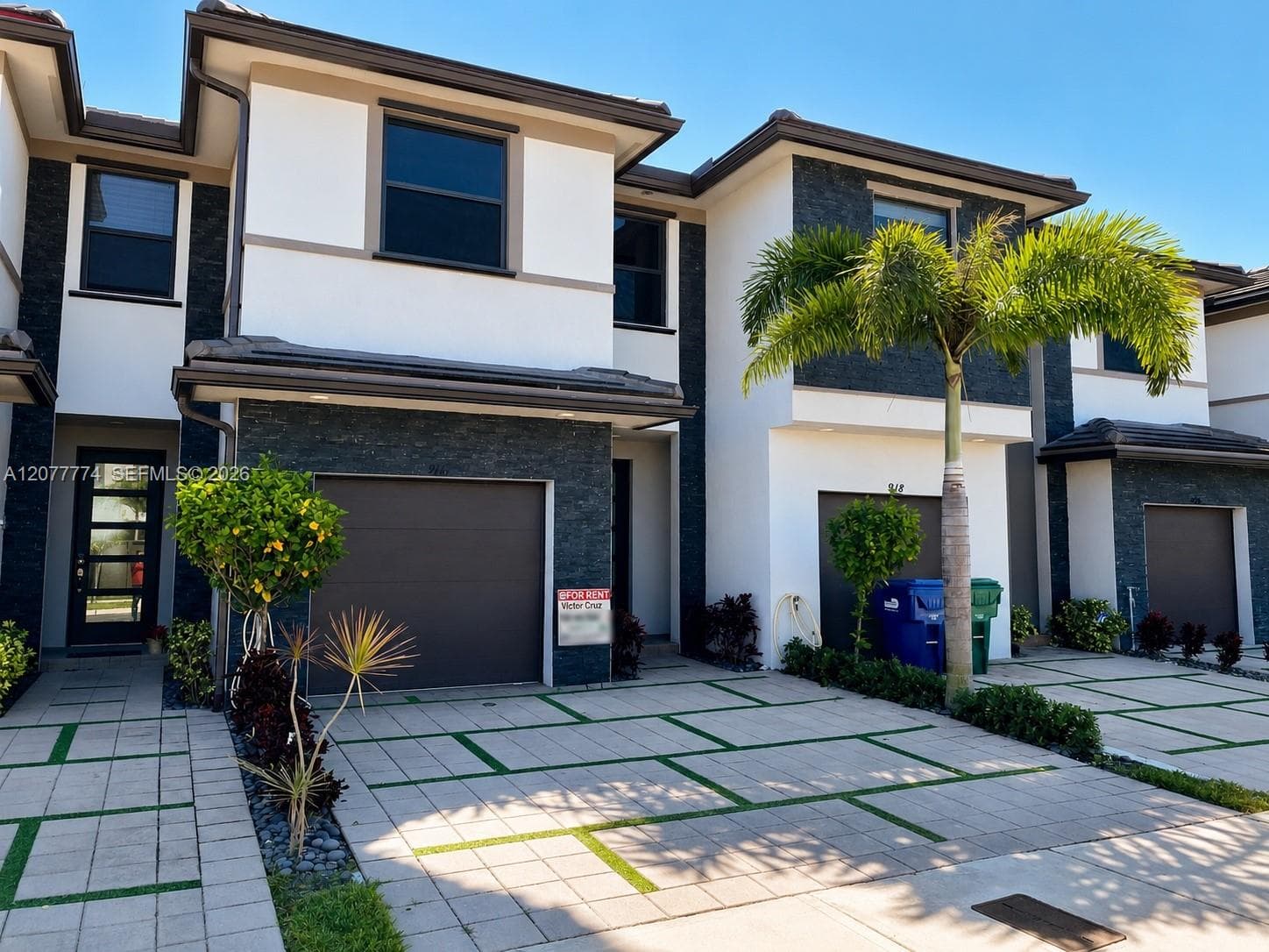 9116 NW 158th St, Miami Lakes, FL 33018