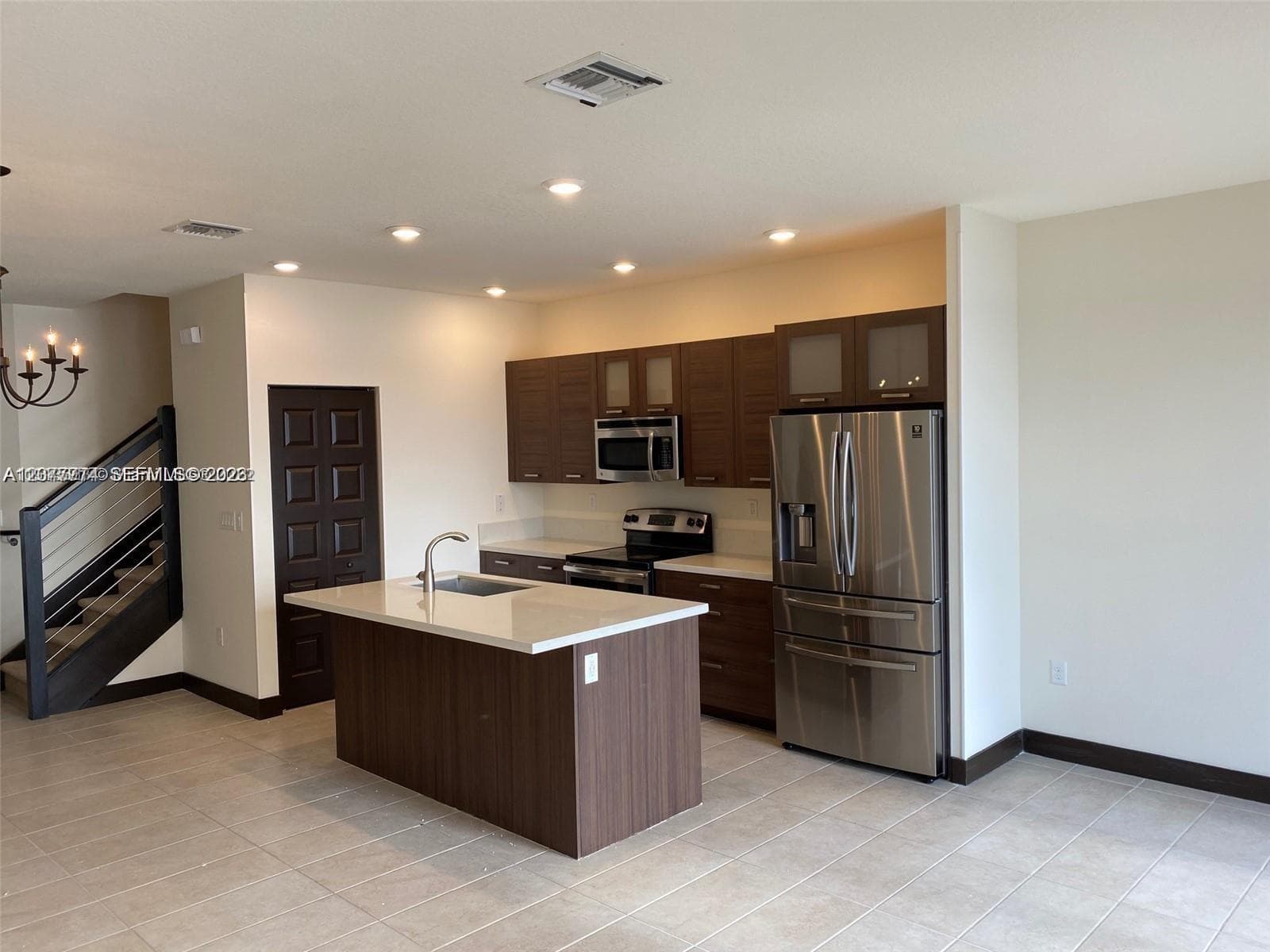 9116 NW 158th St, Miami Lakes, FL 33018 — zdjęcie 4