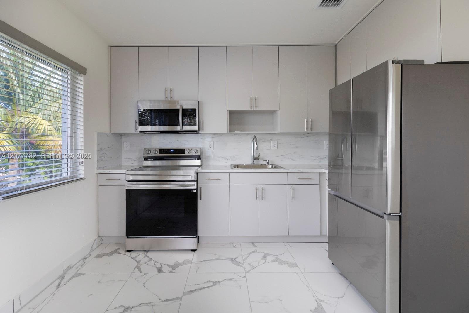 2323 NW 15th St # 2, Miami, FL 33125 — zdjęcie 5