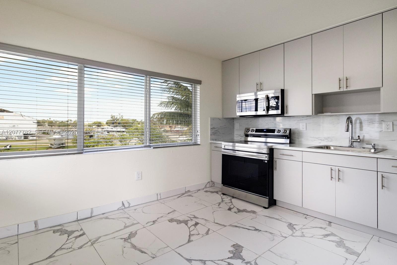 2323 NW 15th St # 2, Miami, FL 33125 — zdjęcie 4