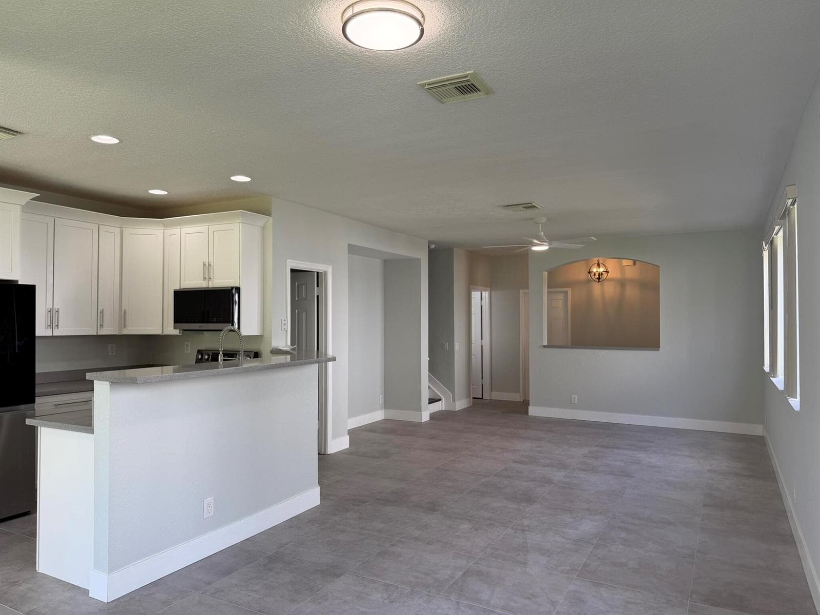 3251 LAUREL RIDGE Circle, Riviera Beach, FL 33404 — zdjęcie 2
