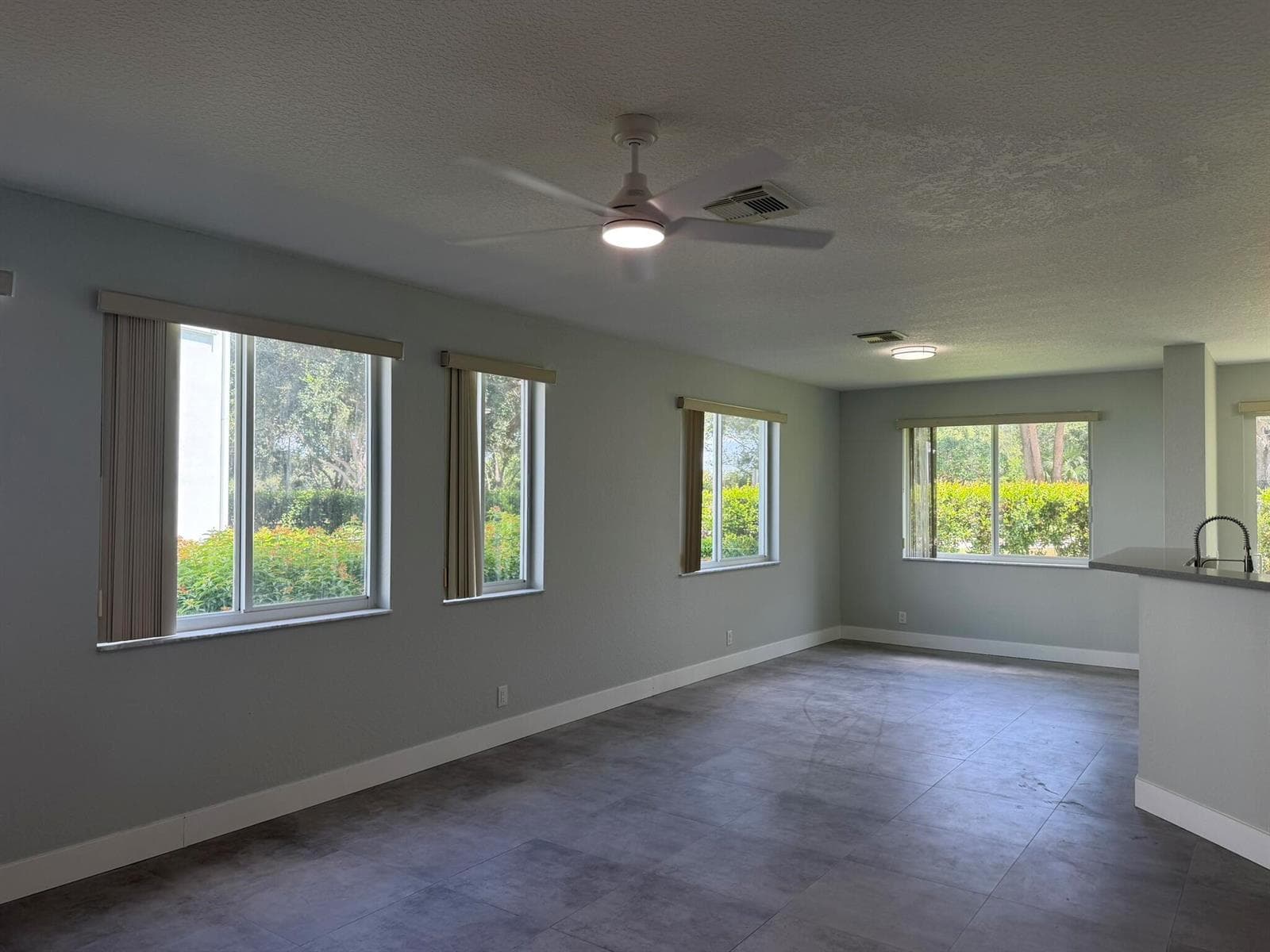 3251 LAUREL RIDGE Circle, Riviera Beach, FL 33404 — zdjęcie 3